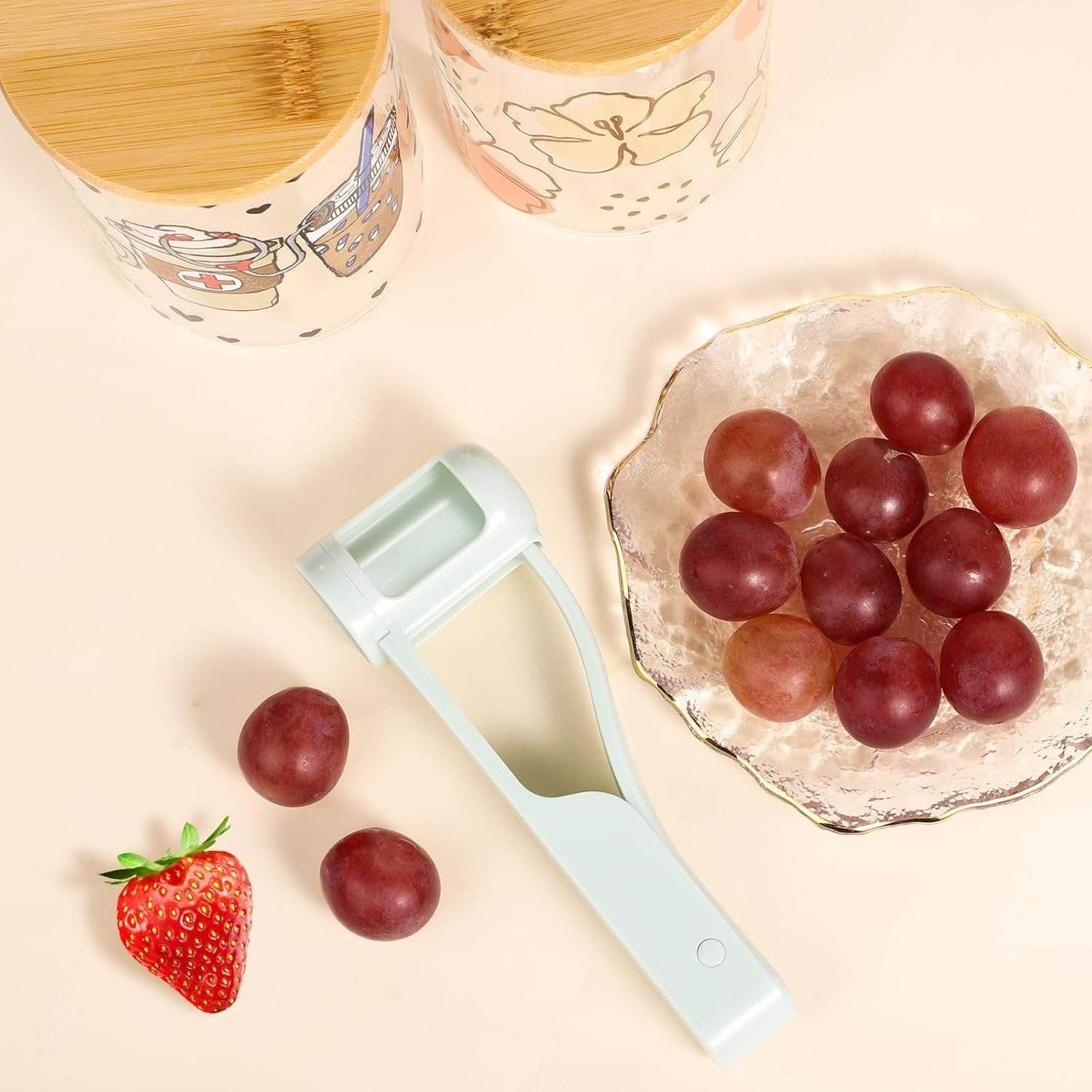 Grape Strawberry Cutter - DMC Wholesale