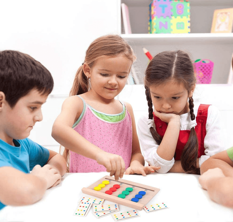 Wooden Four-Colour Matching Board Game - DMC Wholesale